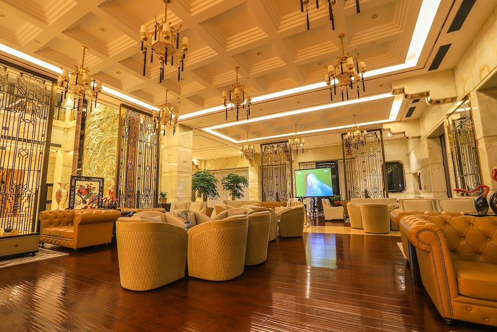 Royal Garden Hotel Shanghai-Free Shuttle To And From Disney & Pvg & Close Metro Line2 Easy To Sha New Expo Exterior foto